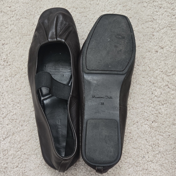 Massimo Dutti Black Leather Flats - Picture 4 of 9